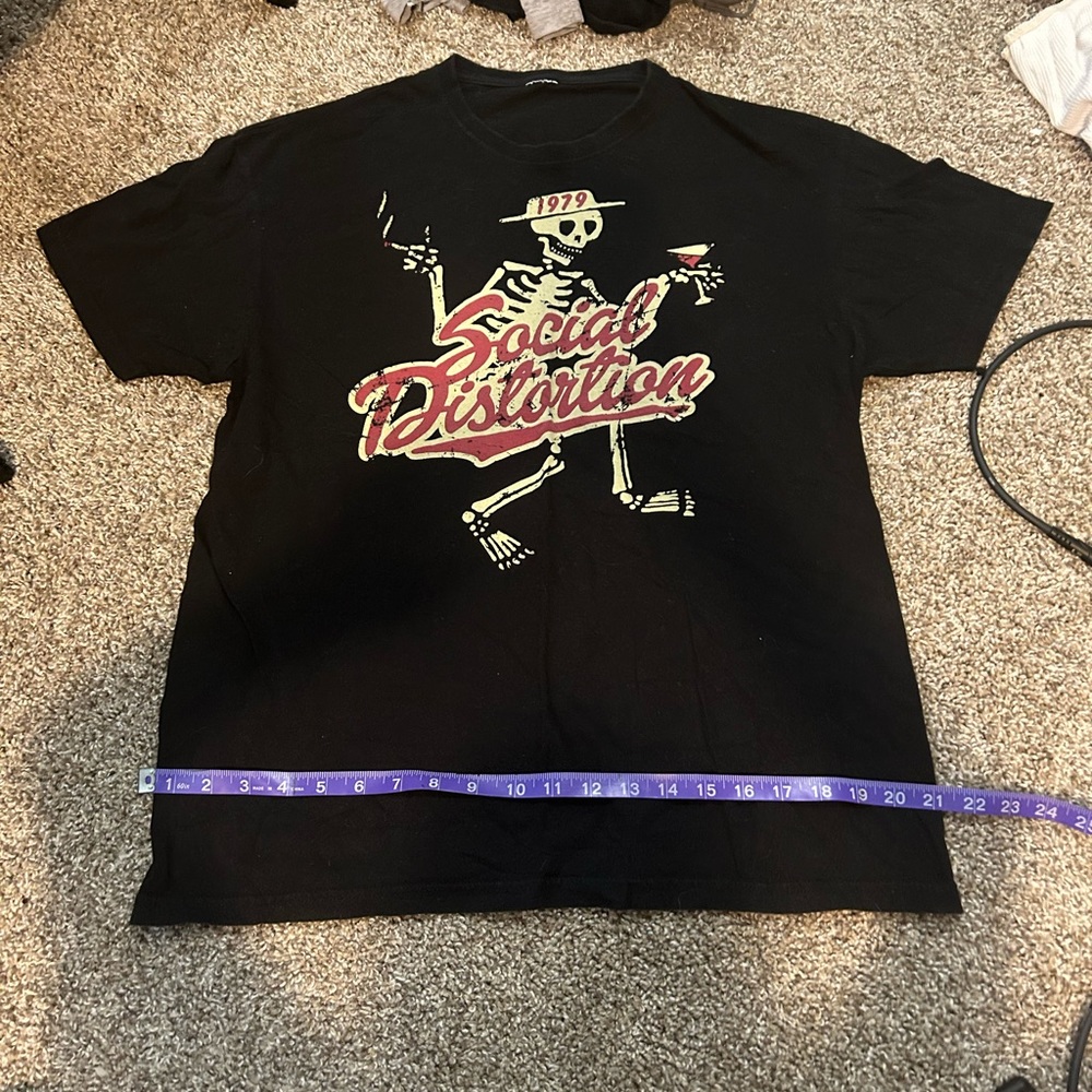 social distortion large band shirt